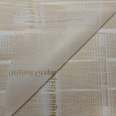 Coli celofan semitransparent pentru aranjamente florale, model ziar alb cu scris auriu - ROC A288