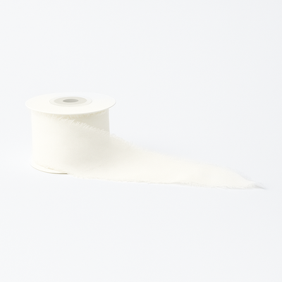 Bandă textilă cu margini franjurate, culoare crem NR. 12 - ROC 0854