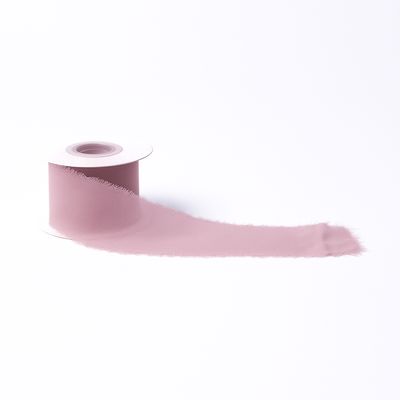 Bandă textilă cu margini franjurate, culoare roz prăfuit NR. 3 - ROC 0854