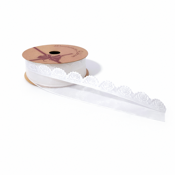Rolă panglică organza cu margine decorativă trandafiri, culoare alb - ROC 0855