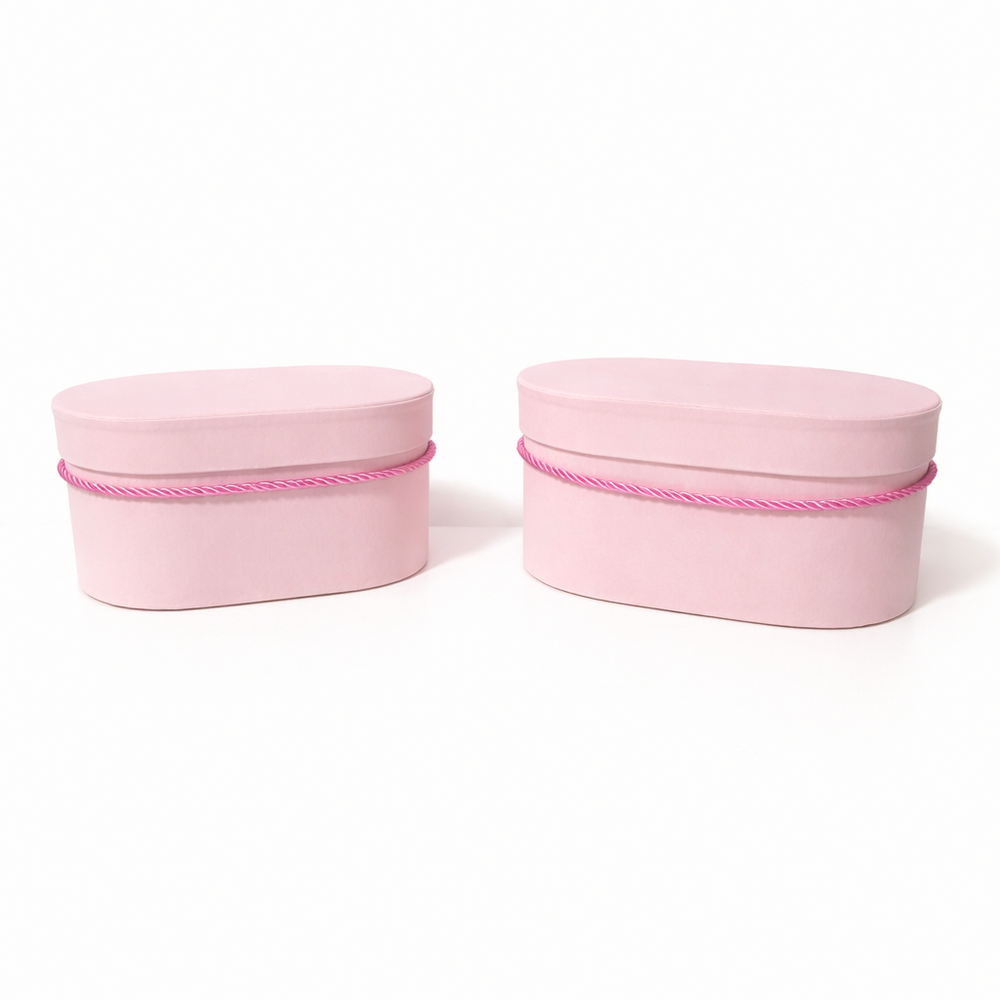 Set 2 cutii ovale invelite cu catifea si snur, culoare roz E10 - ROC 5809